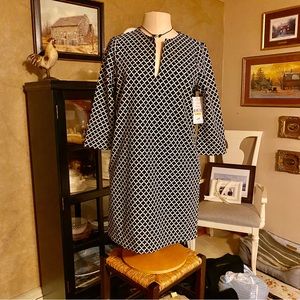 Karen Kane ultra cool shift dress!